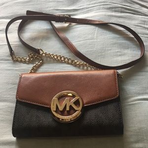 Cross body bag almost new
